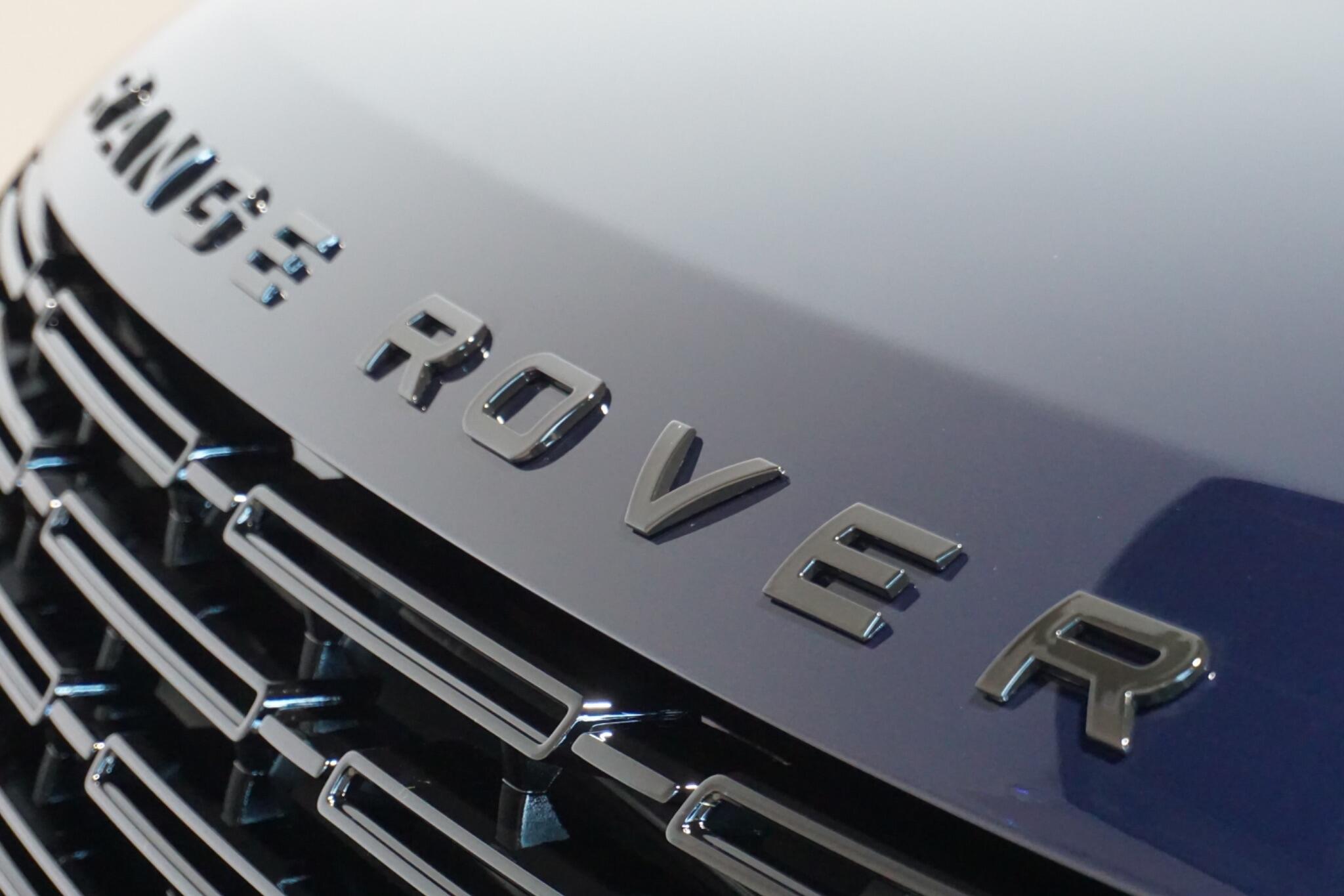 Land Rover Range Rover 3.0 D300 MHEV SE SUV 5dr Diesel Auto 4WD Euro 6 (s/s) (300 ps)